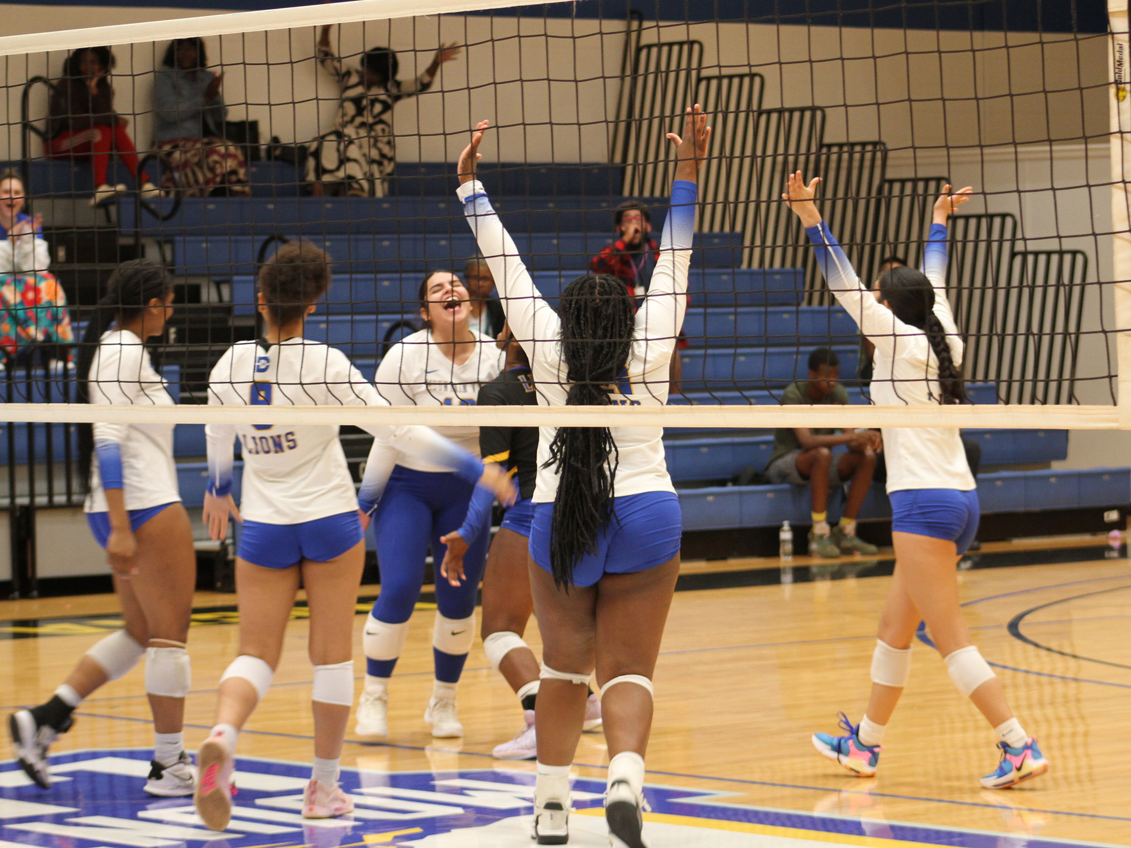Mountain View Sweeps Cedar Valley in First DAC Victory